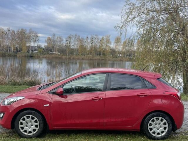 Хендай i30 2013 в Емильчином на Automoto.ua Красный Хендай i30, объемом двигателя 1.4 л и пробегом 85 тыс. км за 8200 $, фото 7 на Automoto.ua