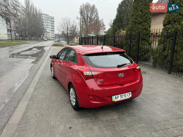 Червоний Хендай i30, об'ємом двигуна 1.4 л та пробігом 72 тис. км за 7800 $, фото 10 на Automoto.ua