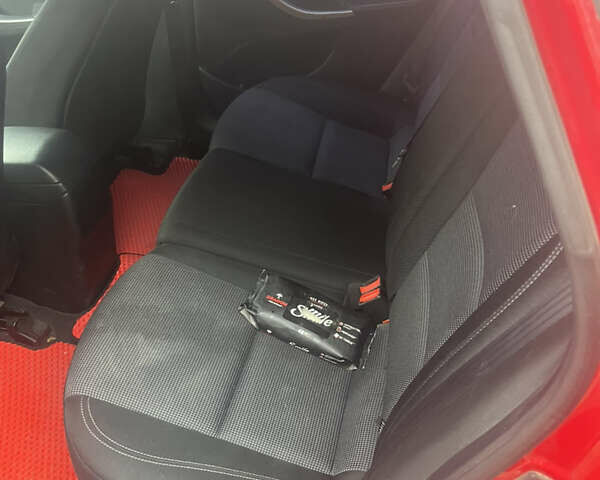 Червоний Хендай i30, об'ємом двигуна 1.6 л та пробігом 140 тис. км за 6500 $, фото 3 на Automoto.ua