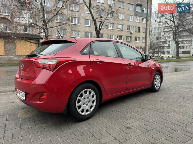Червоний Хендай i30, об'ємом двигуна 1.4 л та пробігом 72 тис. км за 7800 $, фото 7 на Automoto.ua