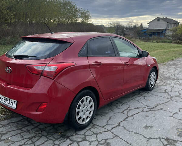 Хендай i30 2013 в Емильчином на Automoto.ua Красный Хендай i30, объемом двигателя 1.4 л и пробегом 85 тыс. км за 8200 $, фото 6 на Automoto.ua
