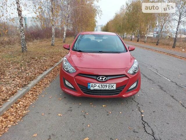 Красный Хендай i30, объемом двигателя 1.6 л и пробегом 109 тыс. км за 8800 $, фото 11 на Automoto.ua