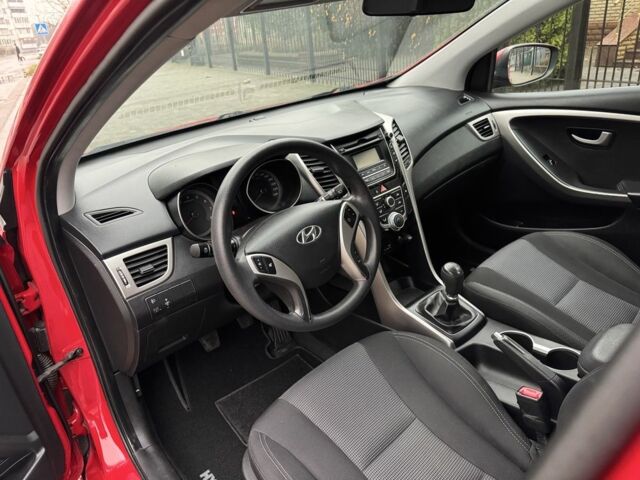 Червоний Хендай i30, об'ємом двигуна 1.4 л та пробігом 72 тис. км за 7800 $, фото 17 на Automoto.ua