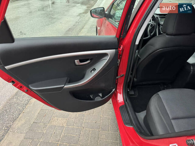 Червоний Хендай i30, об'ємом двигуна 1.4 л та пробігом 72 тис. км за 7800 $, фото 25 на Automoto.ua