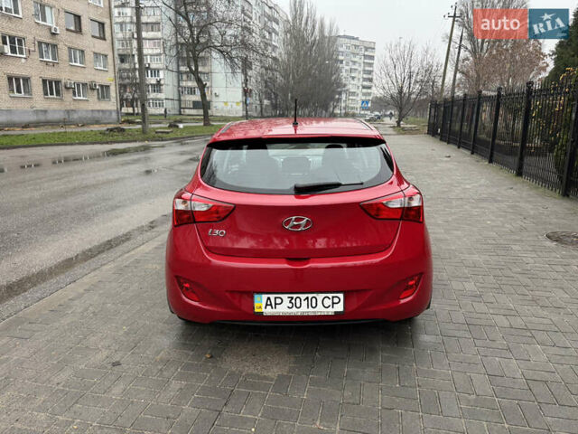 Червоний Хендай i30, об'ємом двигуна 1.4 л та пробігом 72 тис. км за 7800 $, фото 9 на Automoto.ua