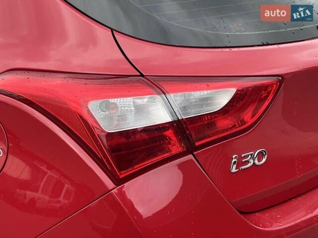 Хендай i30 2013 в Киеве на Automoto.ua Красный Хендай i30, объемом двигателя 1.4 л и пробегом 122 тыс. км за 9790 $, фото 27 на Automoto.ua