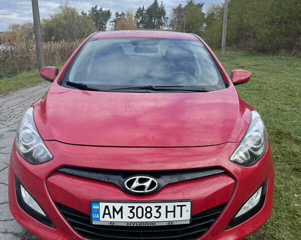 Хендай i30 2013 в Емильчином на Automoto.ua Красный Хендай i30, объемом двигателя 1.4 л и пробегом 85 тыс. км за 8200 $, фото 1 на Automoto.ua