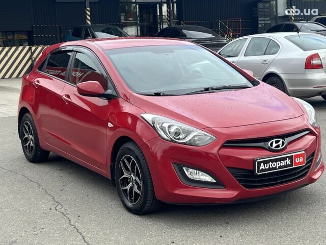 Хендай i30 2013 в Киеве на Automoto.ua Красный Хендай i30, объемом двигателя 1.4 л и пробегом 122 тыс. км за 9790 $, фото 2 на Automoto.ua
