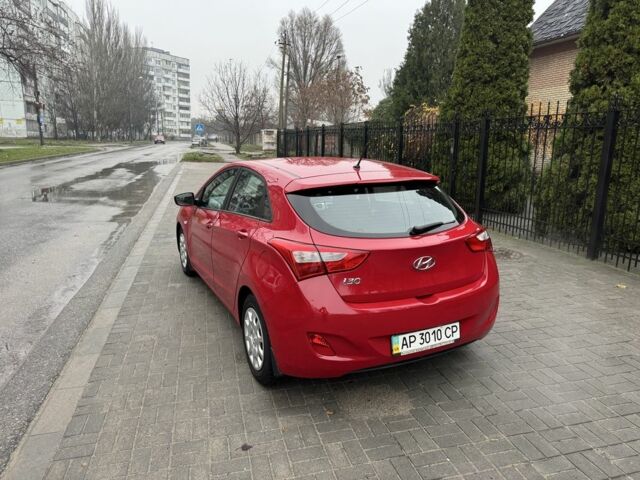 Червоний Хендай i30, об'ємом двигуна 1.4 л та пробігом 72 тис. км за 7800 $, фото 1 на Automoto.ua