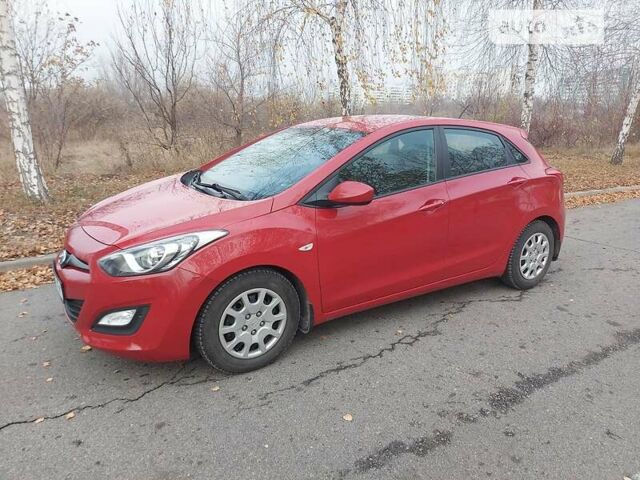 Червоний Хендай i30, об'ємом двигуна 1.6 л та пробігом 109 тис. км за 8800 $, фото 10 на Automoto.ua