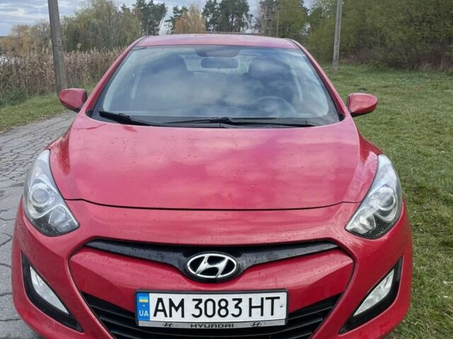 Хендай i30 2013 в Емильчином на Automoto.ua Красный Хендай i30, объемом двигателя 1.4 л и пробегом 85 тыс. км за 8200 $, фото 4 на Automoto.ua