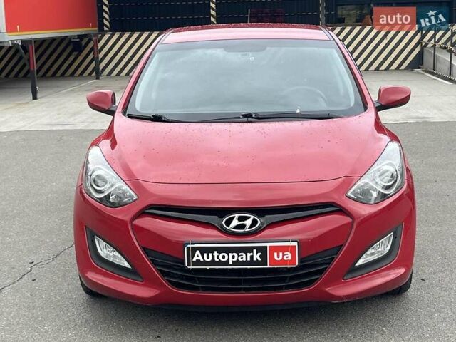 Хендай i30 2013 в Киеве на Automoto.ua Красный Хендай i30, объемом двигателя 1.4 л и пробегом 122 тыс. км за 9790 $, фото 1 на Automoto.ua