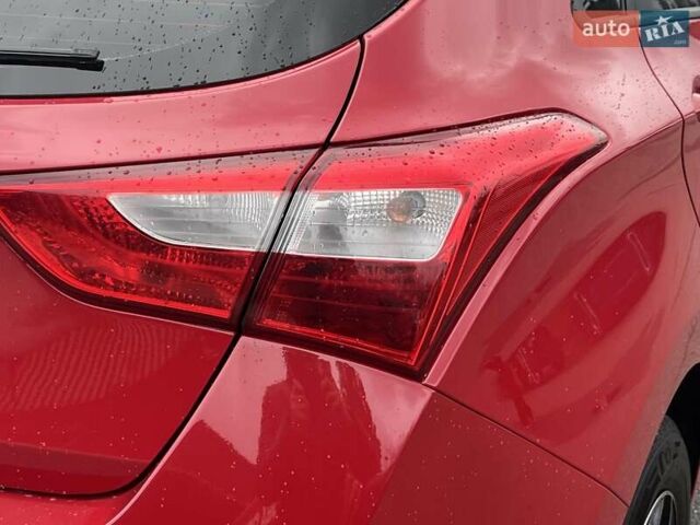 Хендай i30 2013 в Киеве на Automoto.ua Красный Хендай i30, объемом двигателя 1.4 л и пробегом 122 тыс. км за 9790 $, фото 28 на Automoto.ua