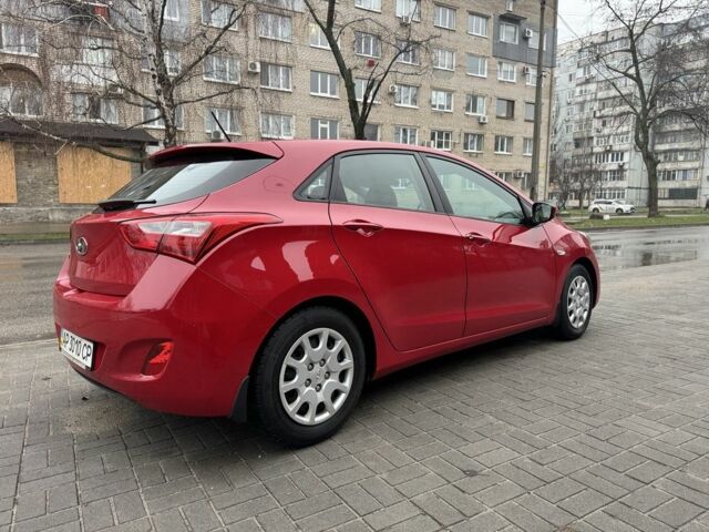 Червоний Хендай i30, об'ємом двигуна 1.4 л та пробігом 72 тис. км за 7800 $, фото 4 на Automoto.ua