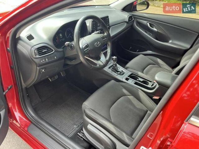 Красный Хендай i30, объемом двигателя 1.6 л и пробегом 111 тыс. км за 15200 $, фото 7 на Automoto.ua