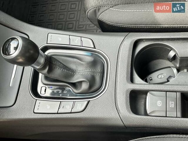 Красный Хендай i30, объемом двигателя 1.6 л и пробегом 111 тыс. км за 15200 $, фото 10 на Automoto.ua