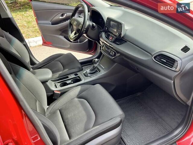 Красный Хендай i30, объемом двигателя 1.6 л и пробегом 111 тыс. км за 15200 $, фото 8 на Automoto.ua
