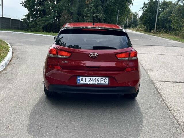 Хендай i30 2017 в Броварах на Automoto.ua Красный Хендай i30, объемом двигателя 1.6 л и пробегом 112 тыс. км за 13999 $, фото 4 на Automoto.ua