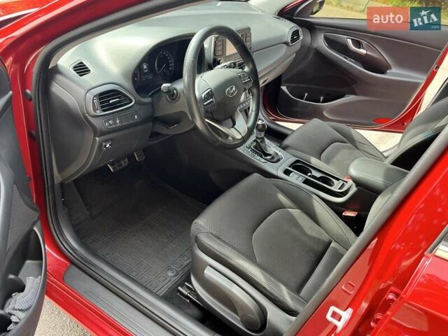 Красный Хендай i30, объемом двигателя 1.6 л и пробегом 111 тыс. км за 15200 $, фото 11 на Automoto.ua