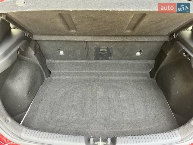 Красный Хендай i30, объемом двигателя 1.6 л и пробегом 111 тыс. км за 15200 $, фото 16 на Automoto.ua