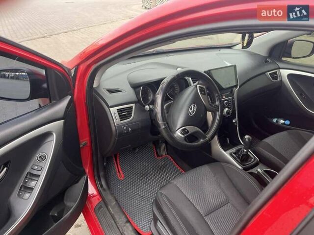 Червоний Хендай i30, об'ємом двигуна 1.4 л та пробігом 242 тис. км за 7300 $, фото 1 на Automoto.ua