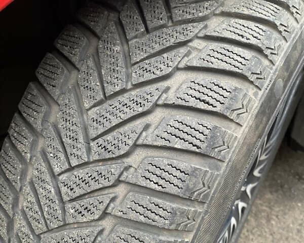 Красный Хендай i30, объемом двигателя 1.6 л и пробегом 186 тыс. км за 6100 $, фото 17 на Automoto.ua