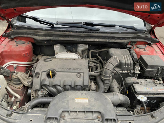 Красный Хендай i30, объемом двигателя 1.6 л и пробегом 186 тыс. км за 6100 $, фото 18 на Automoto.ua