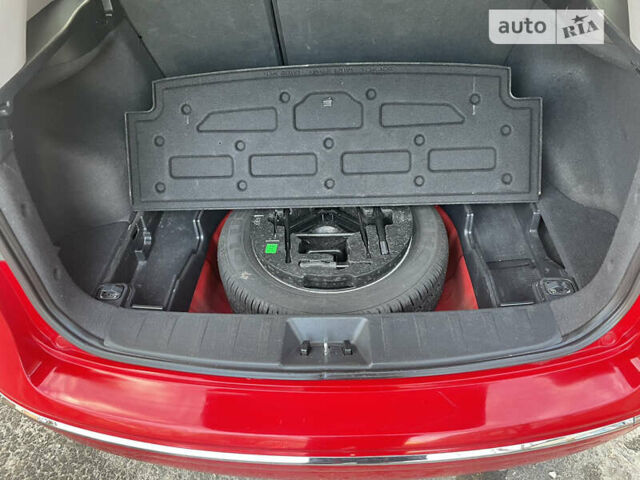 Червоний Хендай i30, об'ємом двигуна 1.59 л та пробігом 145 тис. км за 6200 $, фото 11 на Automoto.ua