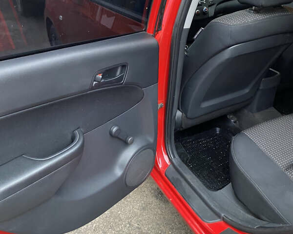 Красный Хендай i30, объемом двигателя 1.6 л и пробегом 186 тыс. км за 6100 $, фото 8 на Automoto.ua