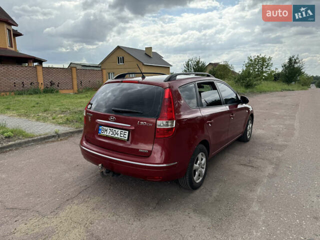 Красный Хендай i30, объемом двигателя 1.58 л и пробегом 200 тыс. км за 4100 $, фото 2 на Automoto.ua
