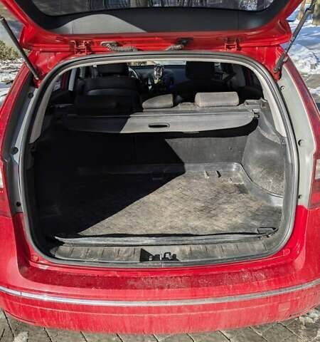 Красный Хендай i30, объемом двигателя 1.4 л и пробегом 199 тыс. км за 6000 $, фото 8 на Automoto.ua