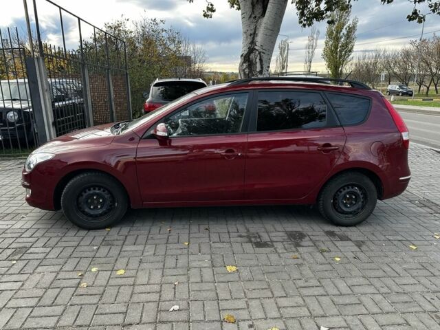 Красный Хендай i30, объемом двигателя 1.6 л и пробегом 180 тыс. км за 6900 $, фото 1 на Automoto.ua