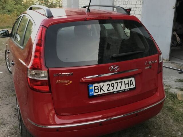 Червоний Хендай i30, об'ємом двигуна 1.6 л та пробігом 230 тис. км за 6100 $, фото 3 на Automoto.ua