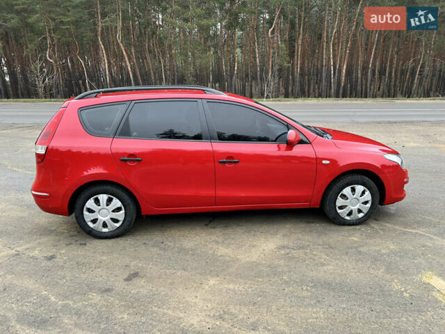 Хендай i30 2009 в Змиеве на Automoto.ua Красный Хендай i30, объемом двигателя 1.59 л и пробегом 170 тыс. км за 5700 $, фото 7 на Automoto.ua