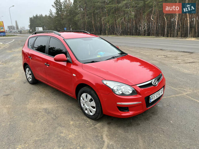 Хендай i30 2009 в Змиеве на Automoto.ua Красный Хендай i30, объемом двигателя 1.59 л и пробегом 170 тыс. км за 5700 $, фото 8 на Automoto.ua