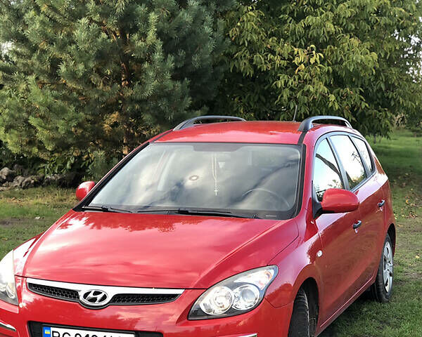 Красный Хендай i30, объемом двигателя 1.4 л и пробегом 222 тыс. км за 6200 $, фото 5 на Automoto.ua