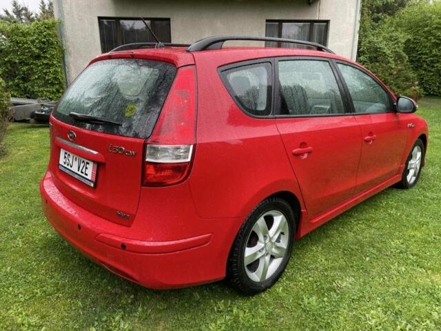 Красный Хендай i30, объемом двигателя 1.6 л и пробегом 237 тыс. км за 5799 $, фото 7 на Automoto.ua