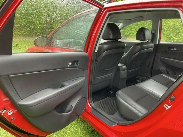 Красный Хендай i30, объемом двигателя 1.6 л и пробегом 237 тыс. км за 5799 $, фото 17 на Automoto.ua