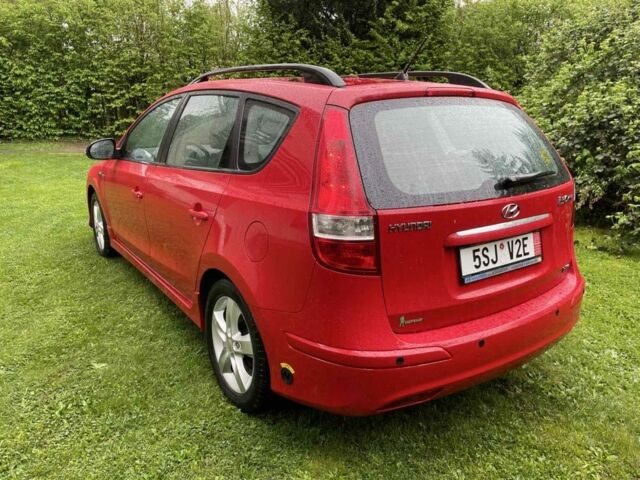 Красный Хендай i30, объемом двигателя 1.6 л и пробегом 237 тыс. км за 5799 $, фото 5 на Automoto.ua