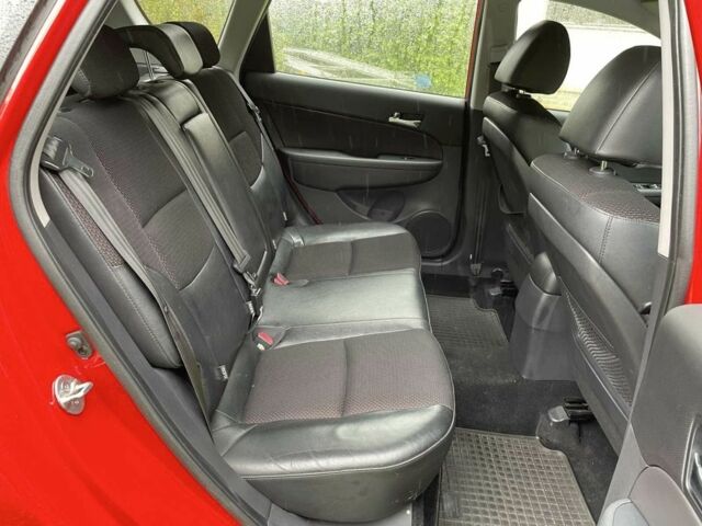 Красный Хендай i30, объемом двигателя 1.6 л и пробегом 237 тыс. км за 5799 $, фото 16 на Automoto.ua