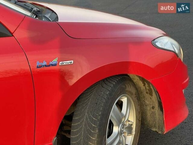 Красный Хендай i30, объемом двигателя 1.58 л и пробегом 299 тыс. км за 6200 $, фото 1 на Automoto.ua