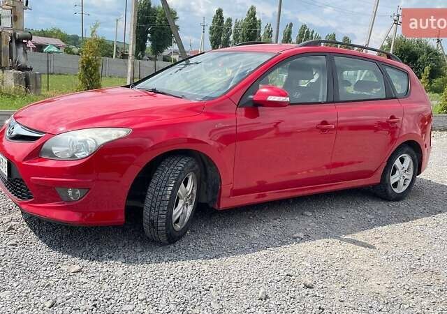 Красный Хендай i30, объемом двигателя 1.4 л и пробегом 230 тыс. км за 5999 $, фото 8 на Automoto.ua