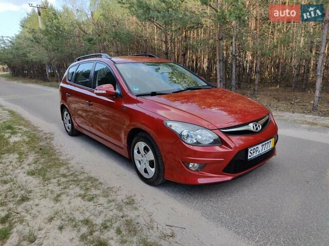Хендай i30 2011 в Киеве на Automoto.ua Красный Хендай i30, объемом двигателя 1.4 л и пробегом 149 тыс. км за 6900 $, фото 4 на Automoto.ua