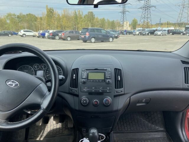 Червоний Хендай i30, об'ємом двигуна 1.6 л та пробігом 73 тис. км за 8350 $, фото 5 на Automoto.ua