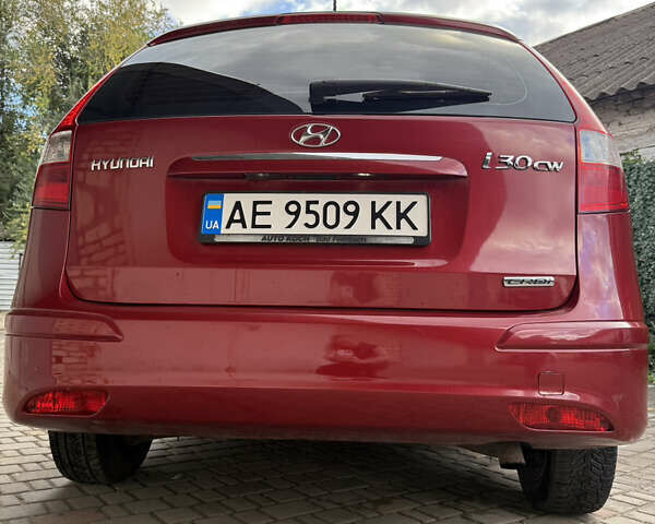 Красный Хендай i30, объемом двигателя 1.6 л и пробегом 196 тыс. км за 7200 $, фото 17 на Automoto.ua