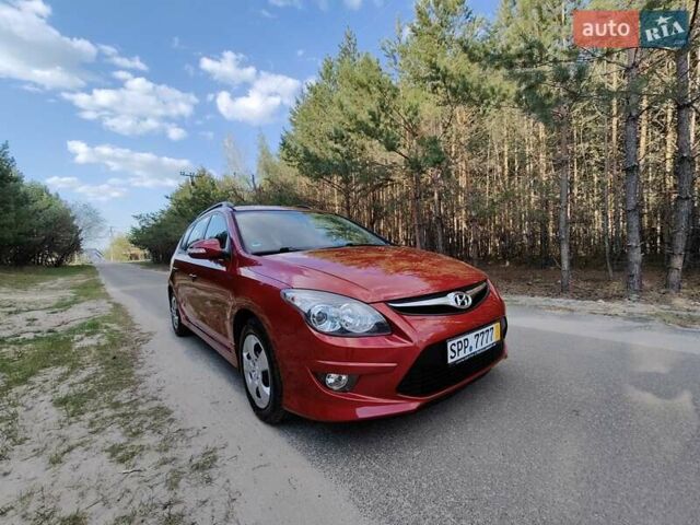 Хендай i30 2011 в Киеве на Automoto.ua Красный Хендай i30, объемом двигателя 1.4 л и пробегом 149 тыс. км за 6900 $, фото 19 на Automoto.ua