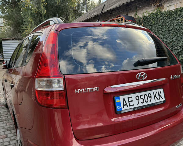 Красный Хендай i30, объемом двигателя 1.6 л и пробегом 196 тыс. км за 7200 $, фото 18 на Automoto.ua