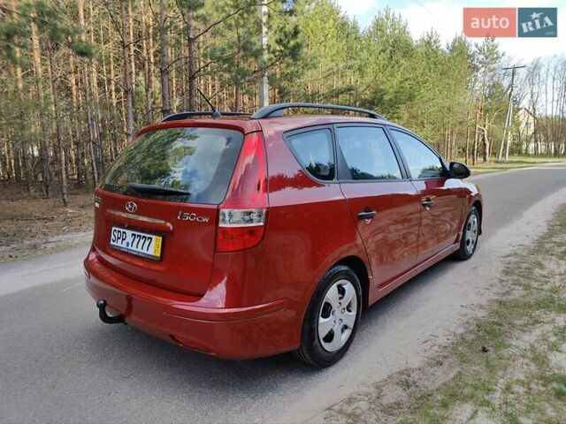 Хендай i30 2011 в Киеве на Automoto.ua Красный Хендай i30, объемом двигателя 1.4 л и пробегом 149 тыс. км за 6900 $, фото 5 на Automoto.ua