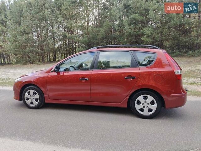 Хендай i30 2011 в Киеве на Automoto.ua Красный Хендай i30, объемом двигателя 1.4 л и пробегом 149 тыс. км за 6900 $, фото 7 на Automoto.ua