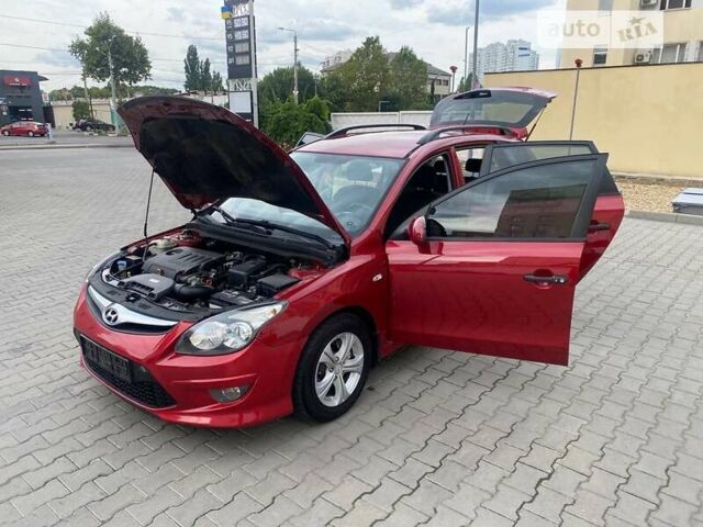 Красный Хендай i30, объемом двигателя 1.59 л и пробегом 240 тыс. км за 8300 $, фото 40 на Automoto.ua